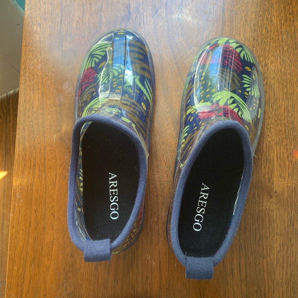 Aresgo Ankle Rain Boots Size /M